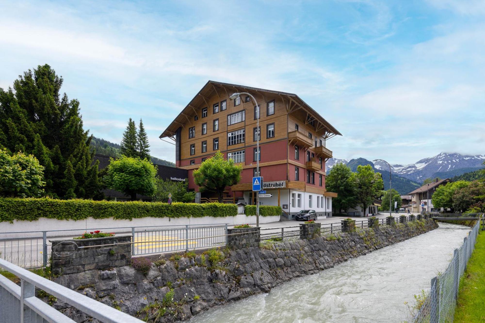 Sporthotel Wildstrubel Lenk Esterno foto